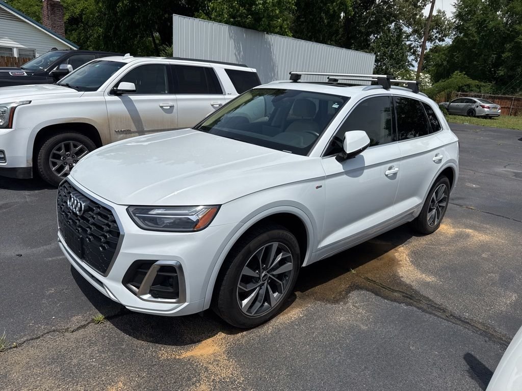 2022 Audi Q5 45 Premium's photo