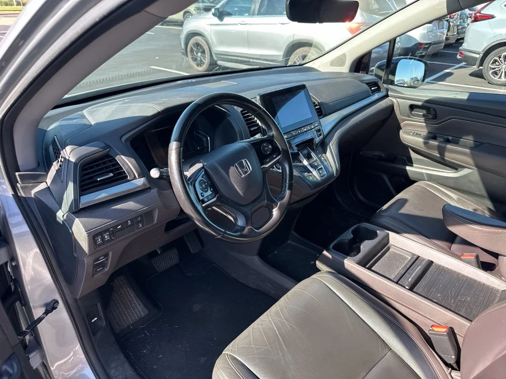 Used 2019 Silver Honda EX-L image 3