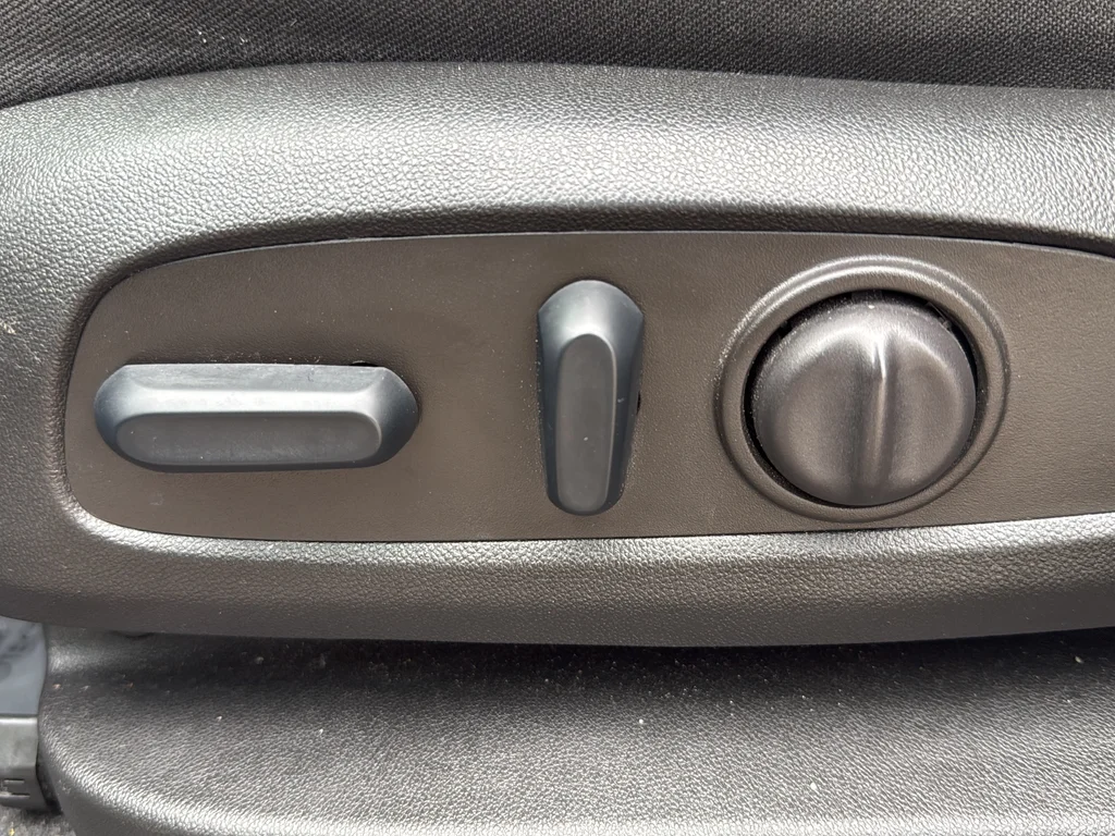 Used 2023 Silver GMC SLE image 20