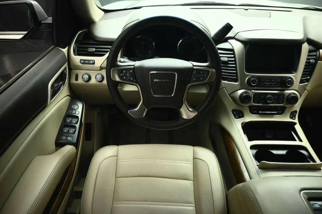 Used 2020 Silver GMC Denali image 33