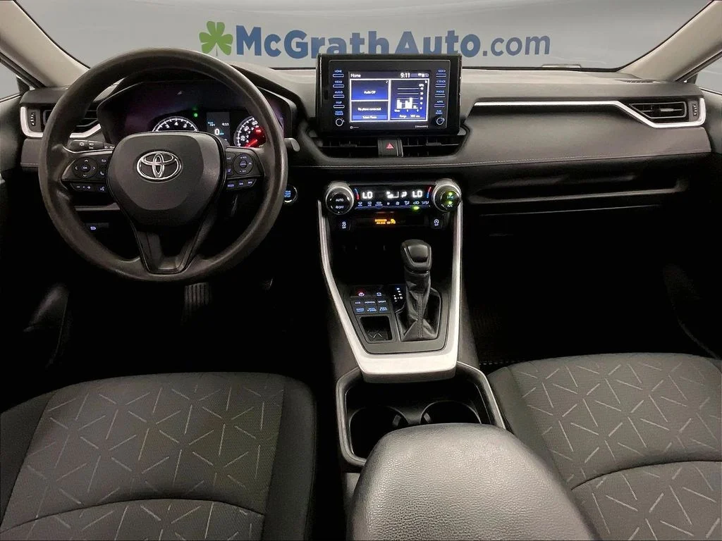 Used 2020 White Toyota XLE image 20