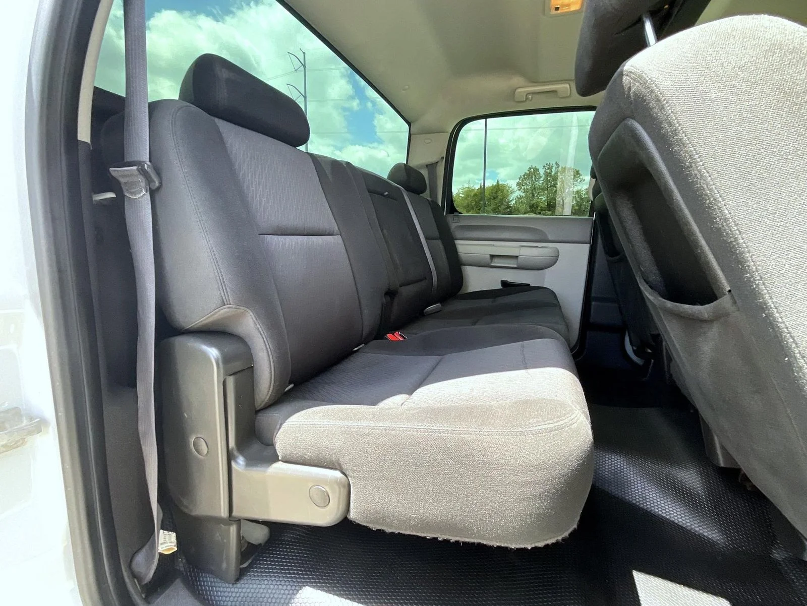 Used 2011 White Chevrolet Work Truck image 20