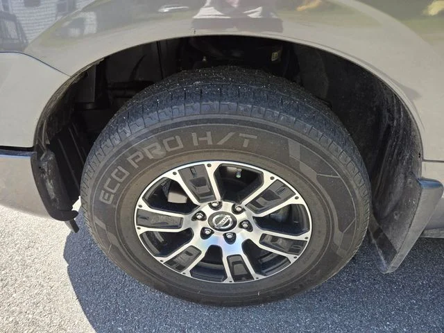 Used 2021 Gray Nissan SV image 4