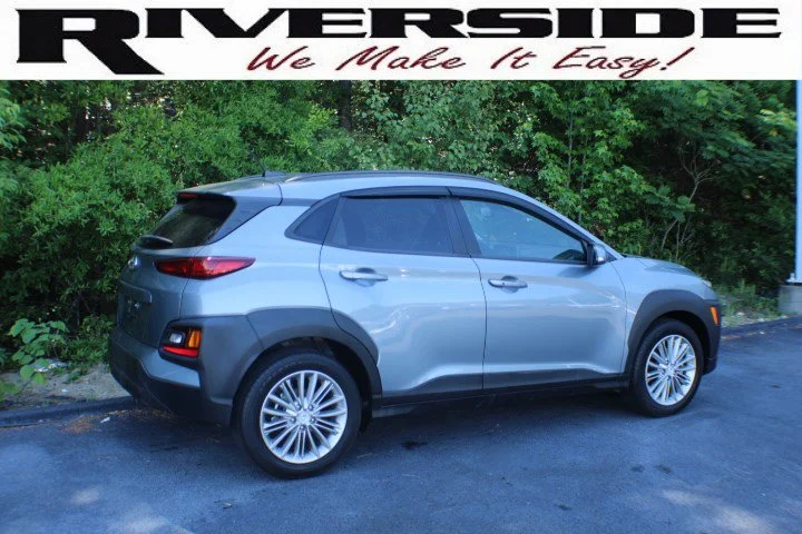 Used 2021 Sonic Silver Hyundai SEL image 2
