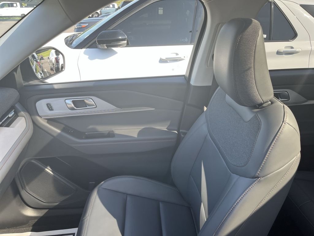 Used 2025 Black Ford Active image 25