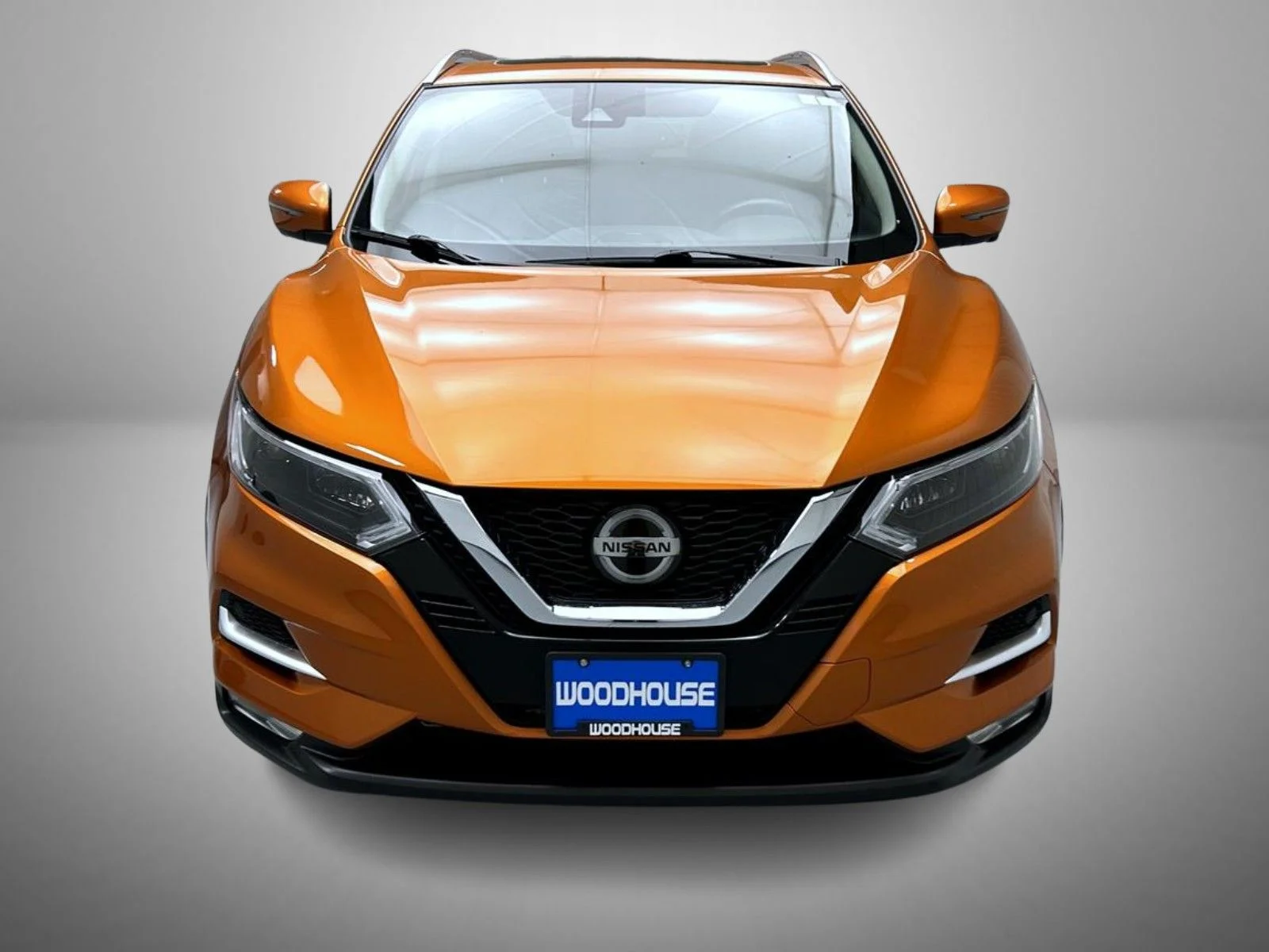 Used 2022 Orange Nissan SL image 2