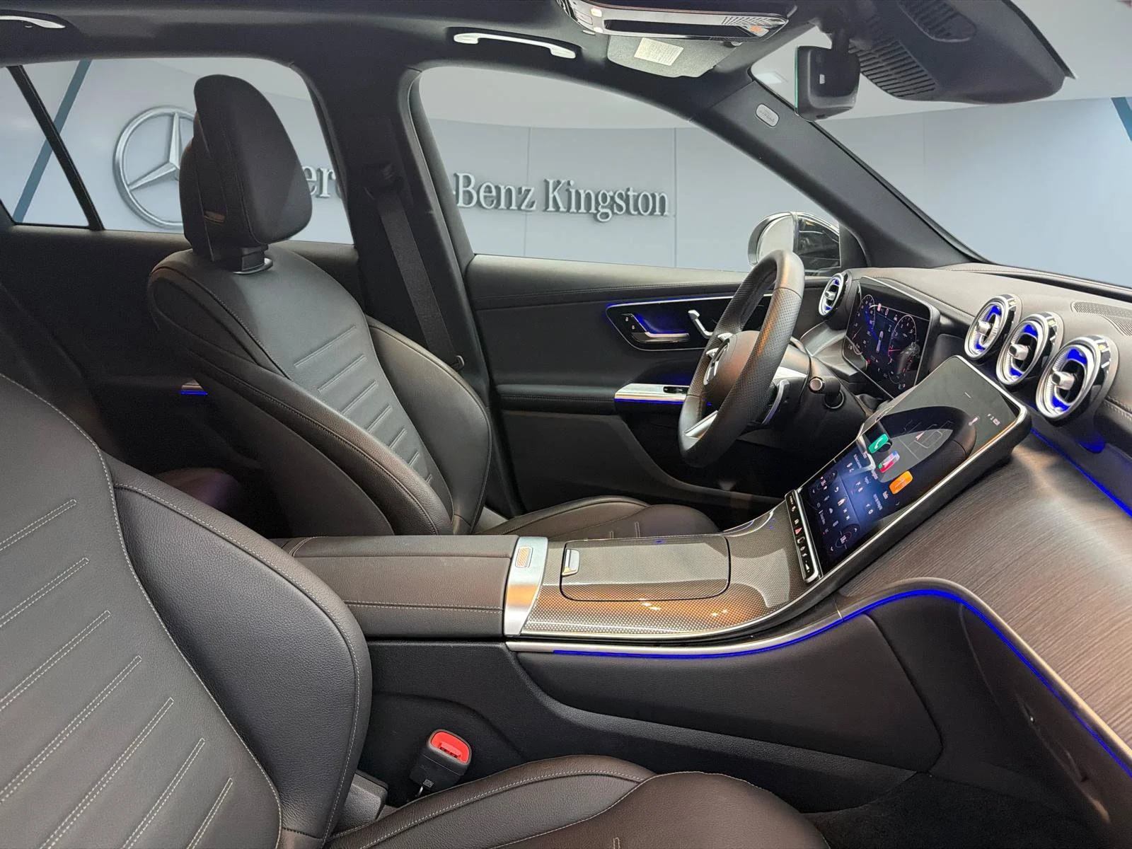 Used 2026 Light gray Mercedes-Benz GLC 300 image 31