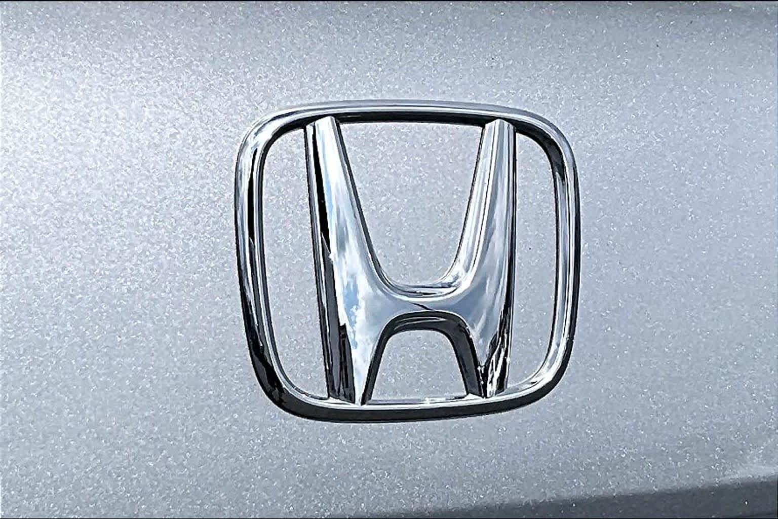Used 2025 Solar Silver Metallic Honda Sport image 31