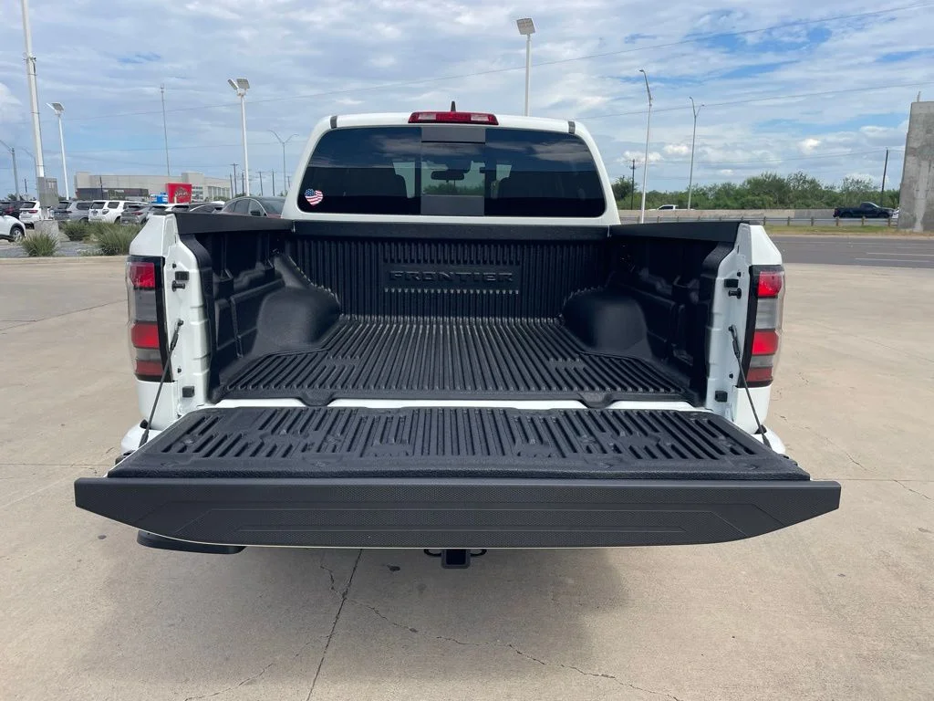 2026 Nissan Frontier SV - Photo 6