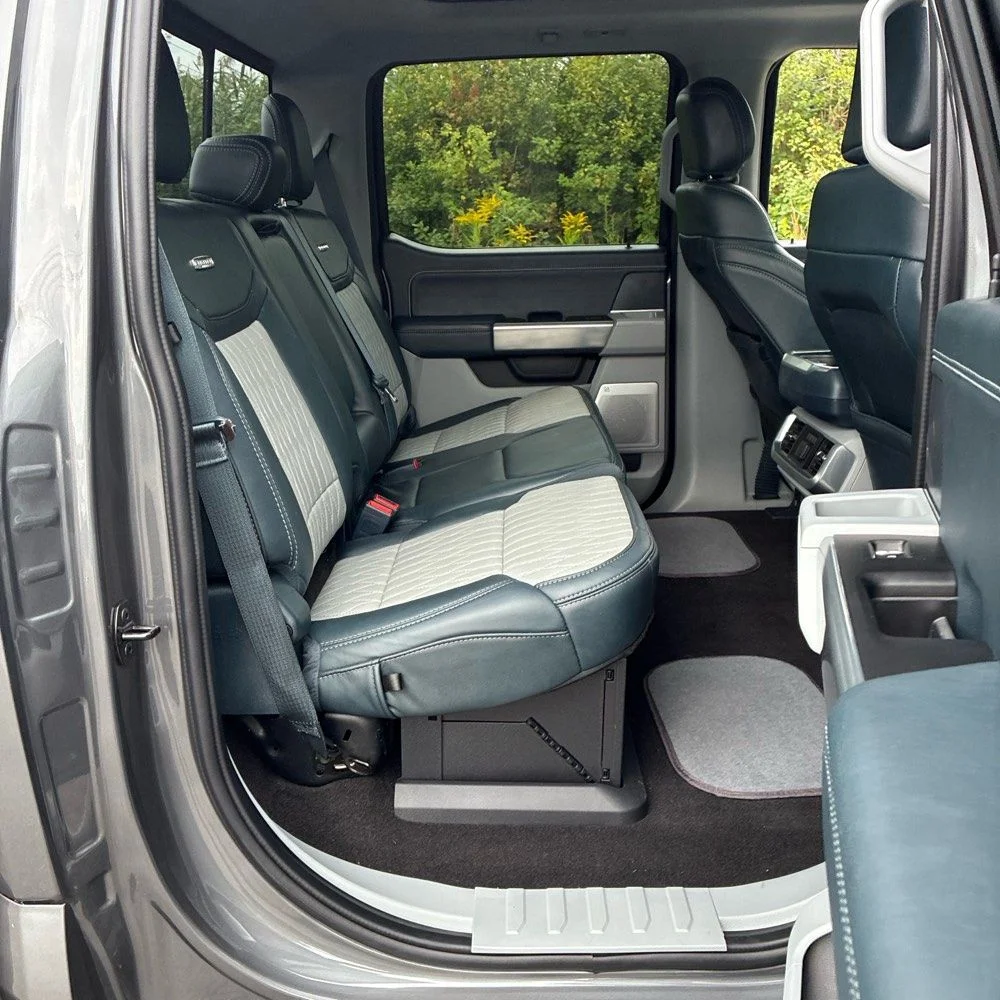 Used 2023 Gray Ford Limited image 18