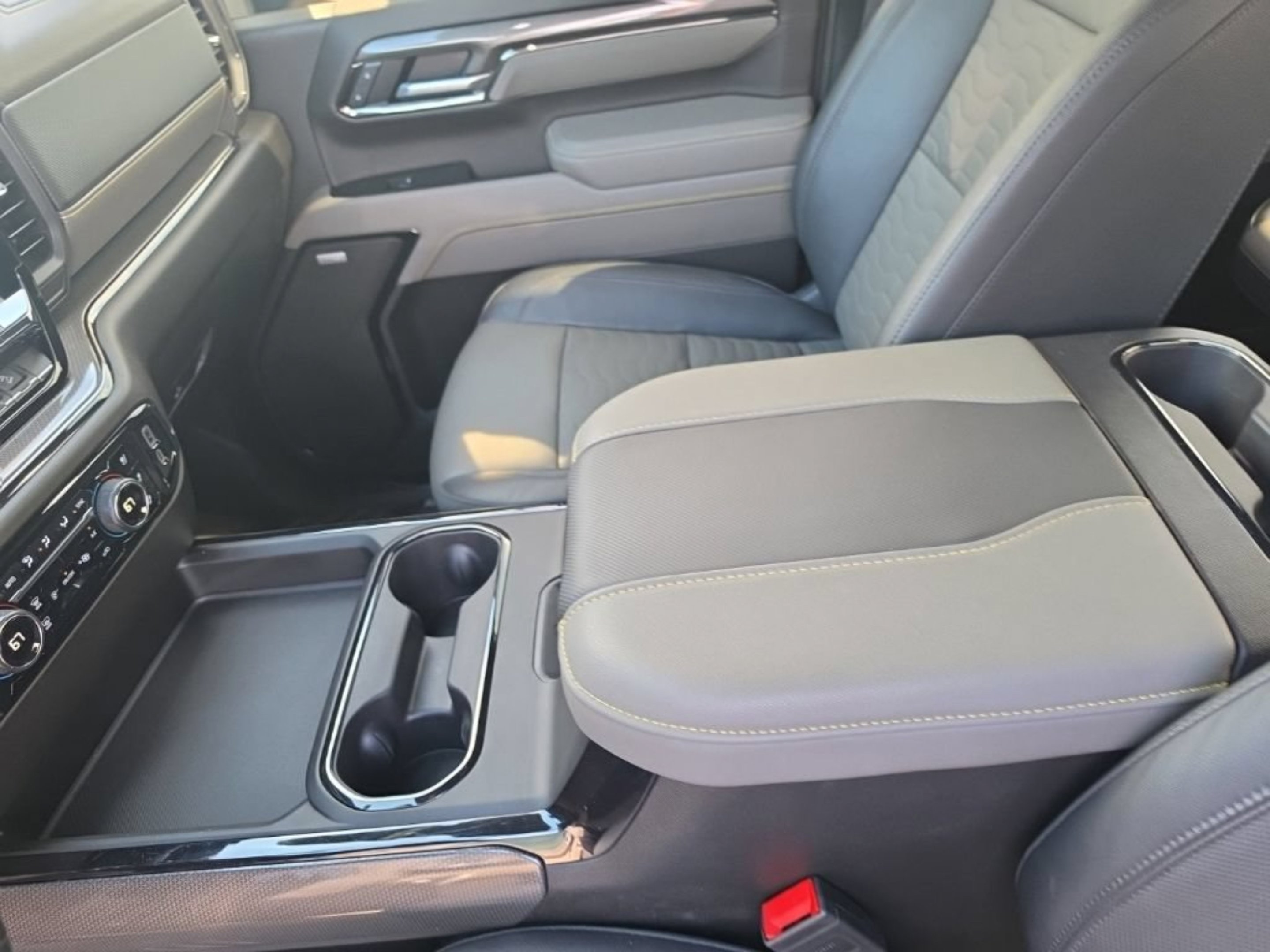 Used 2025 Black Chevrolet ZR2 image 17