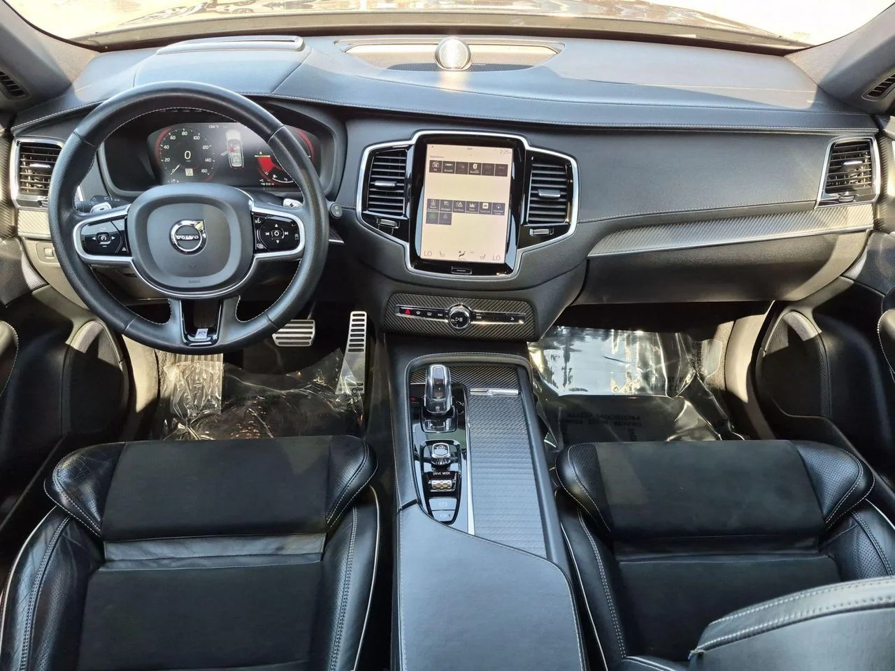 Used 2019 Onyx Black Volvo T8 R-Design image 23