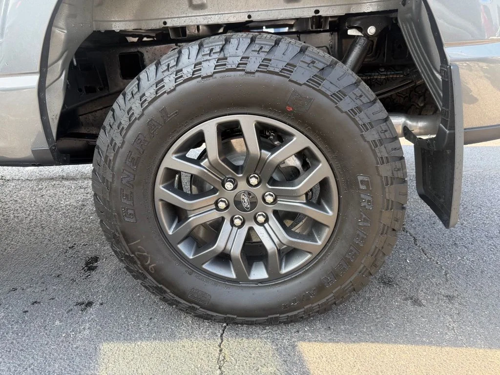 New 2026 Carbonized Gray Metallic Ford Tremor® image 41
