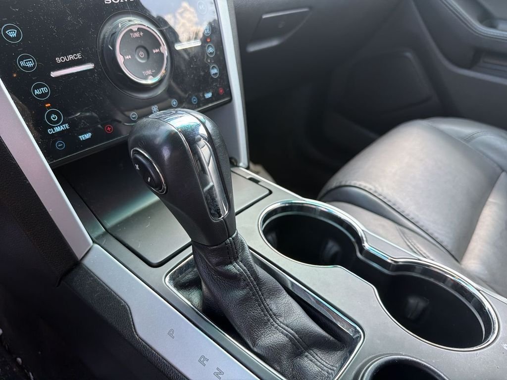 Used 2015 Silver Ford Limited image 15