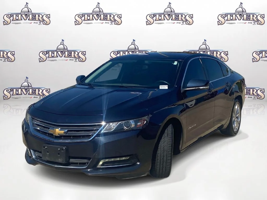 Used 2019 Blue Chevrolet LT image 3