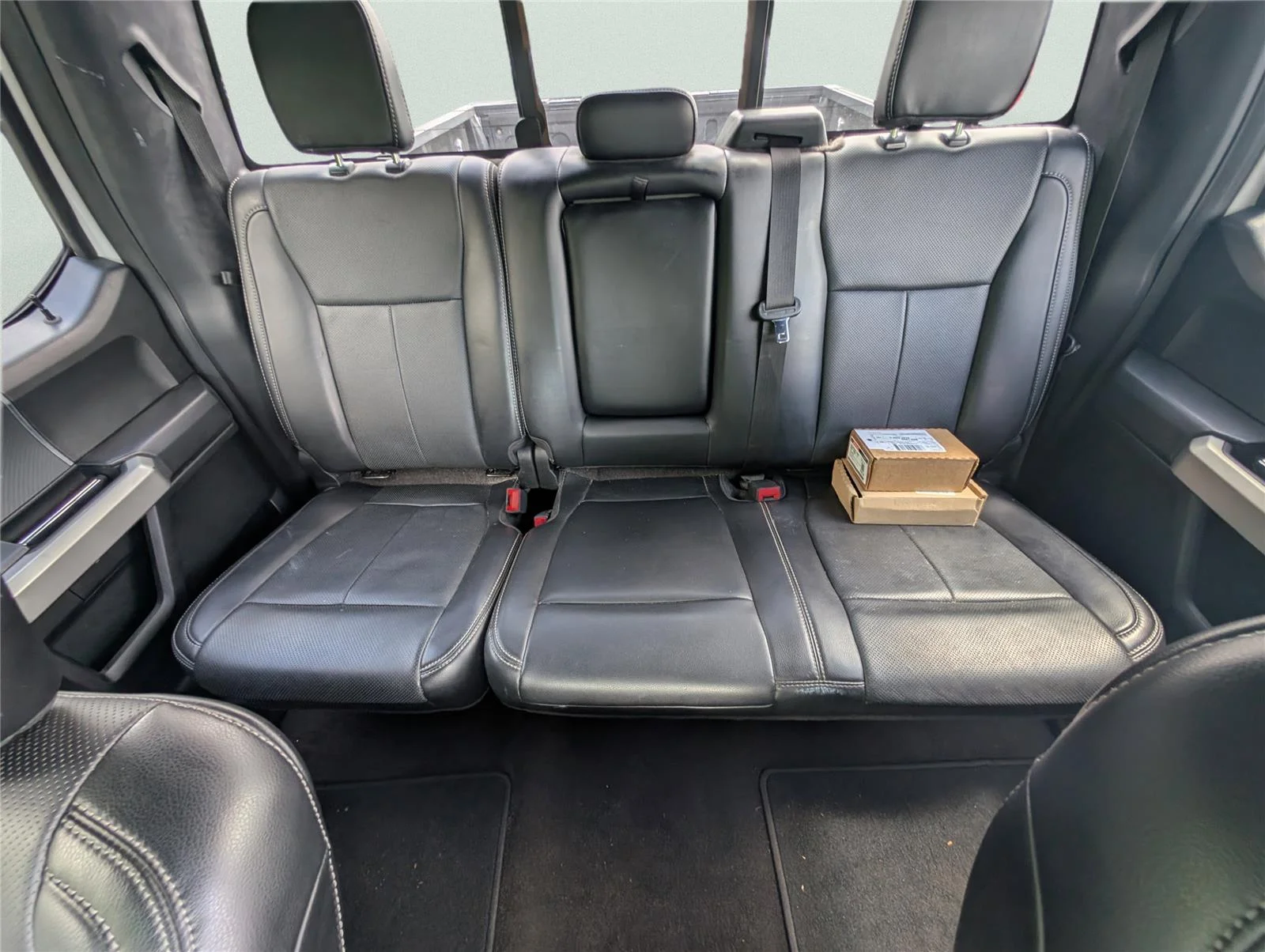 Used 2018 Oxford White Ford LARIAT image 59