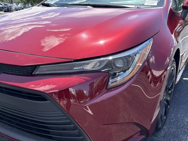 Used 2023 Pearl Toyota LE image 11
