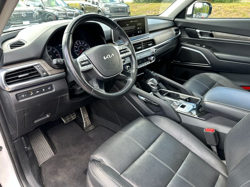 Used 2022 White Kia SX image 15