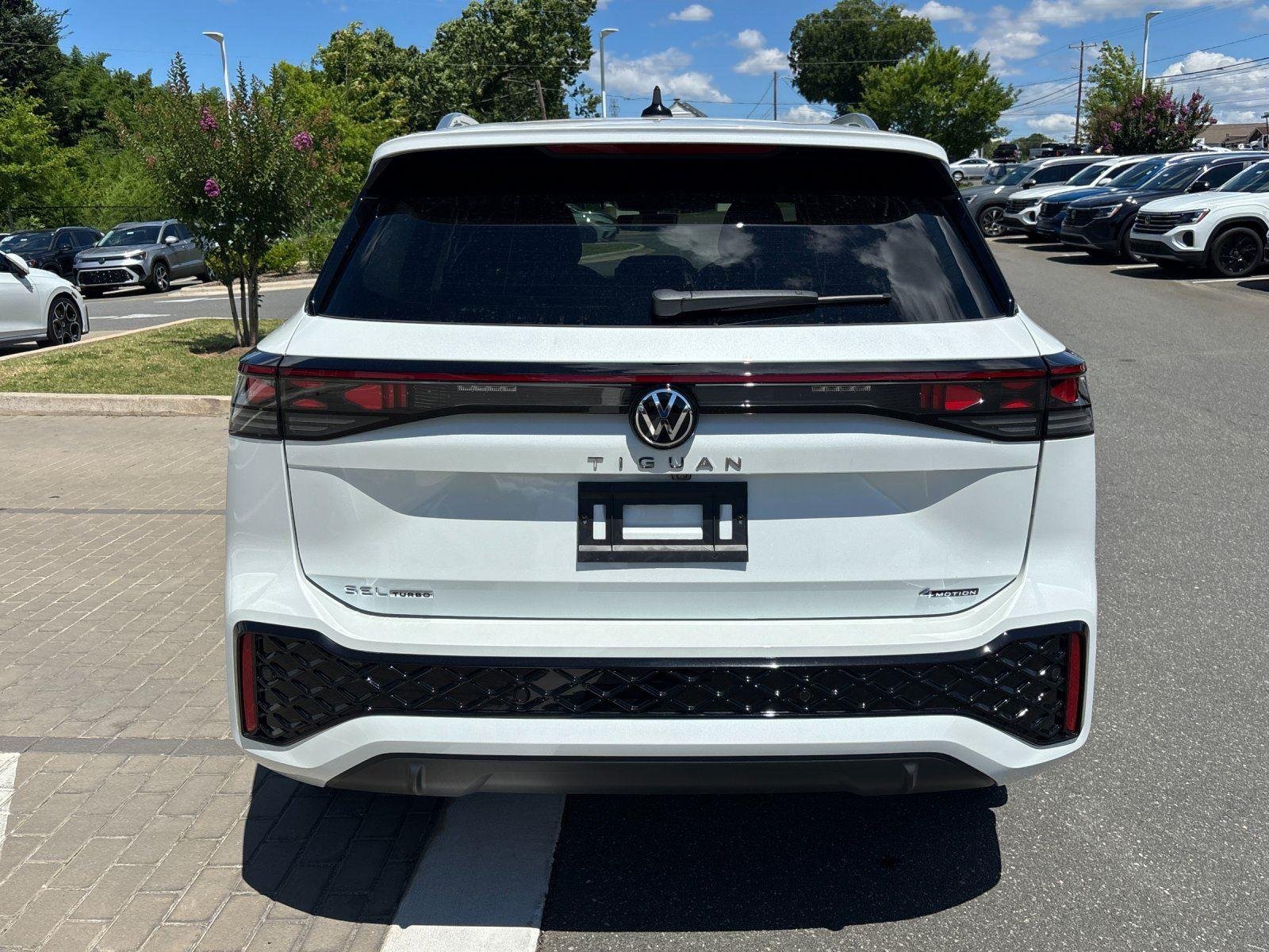 New 2026 opal white pearl Volkswagen SEL R-Line Turbo image 4