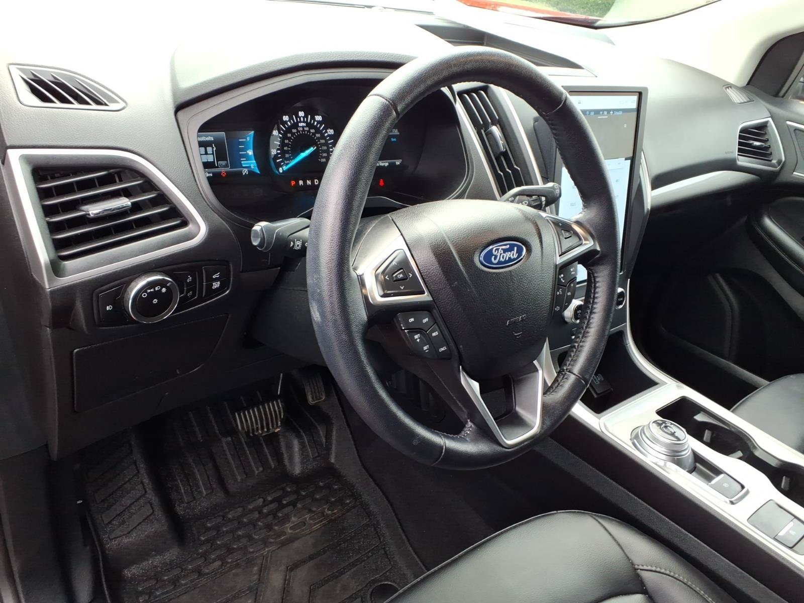 Used 2023  Ford SEL image 8