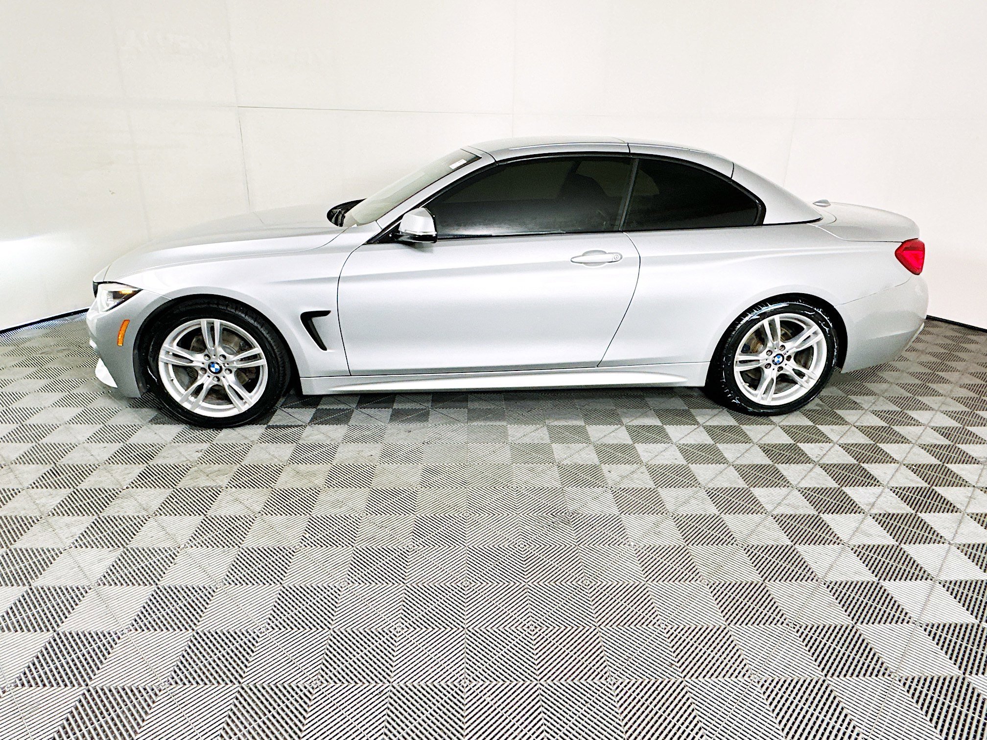 Used 2018 Glacier Silver Metallic BMW 430i image 6