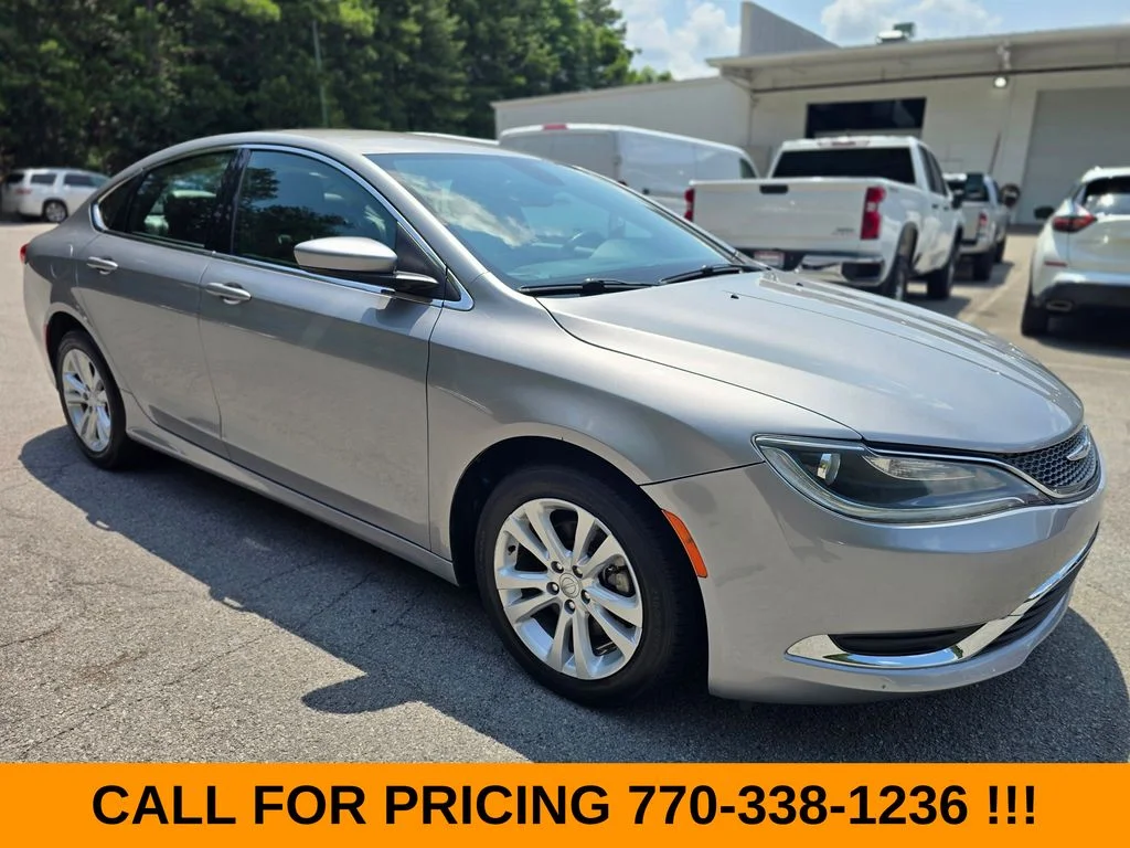 2017 Chrysler 200 Limited Platinum's photo