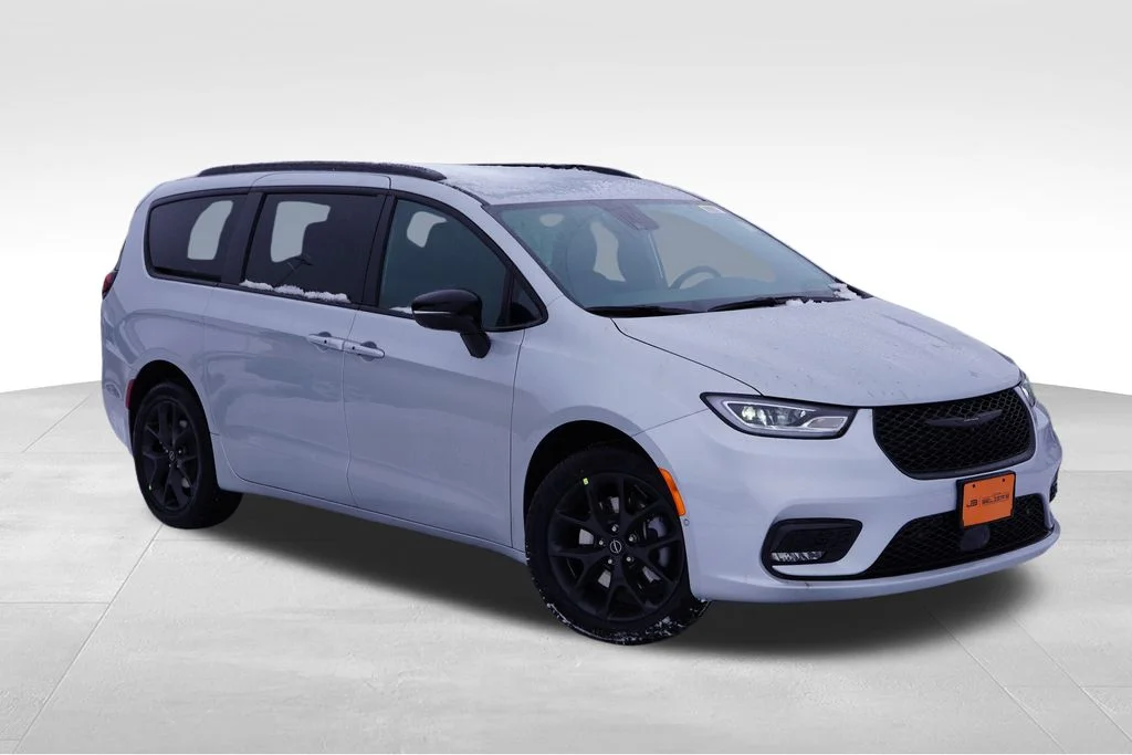 2026 Chrysler Pacifica Select AWD's photo
