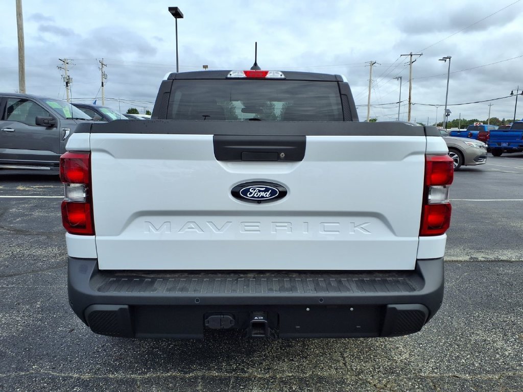 New 2026 Oxford White Ford XLT image 7