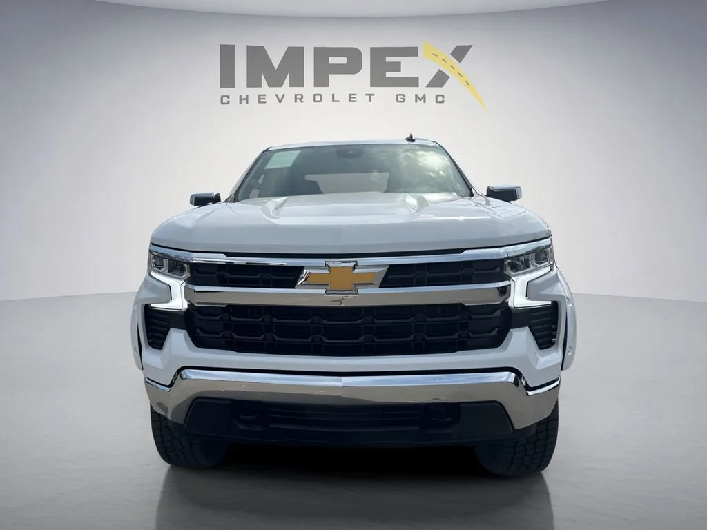 Used 2025 Summit White Chevrolet LT image 8