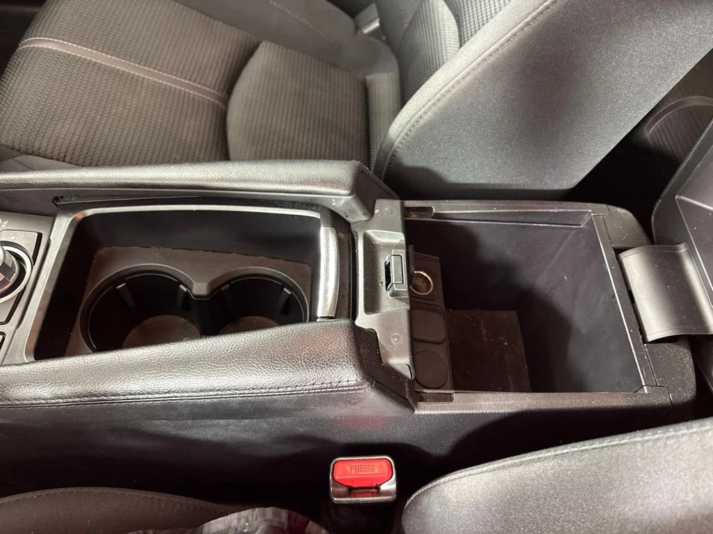 Used 2017 Red Mazda Sport image 36