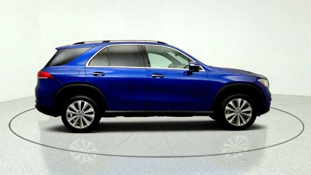 Used 2020 Brilliant Blue Metallic Mercedes-Benz GLE 350 4MATIC® SUV w/ Burmester Audio & Premium Pkg image 4