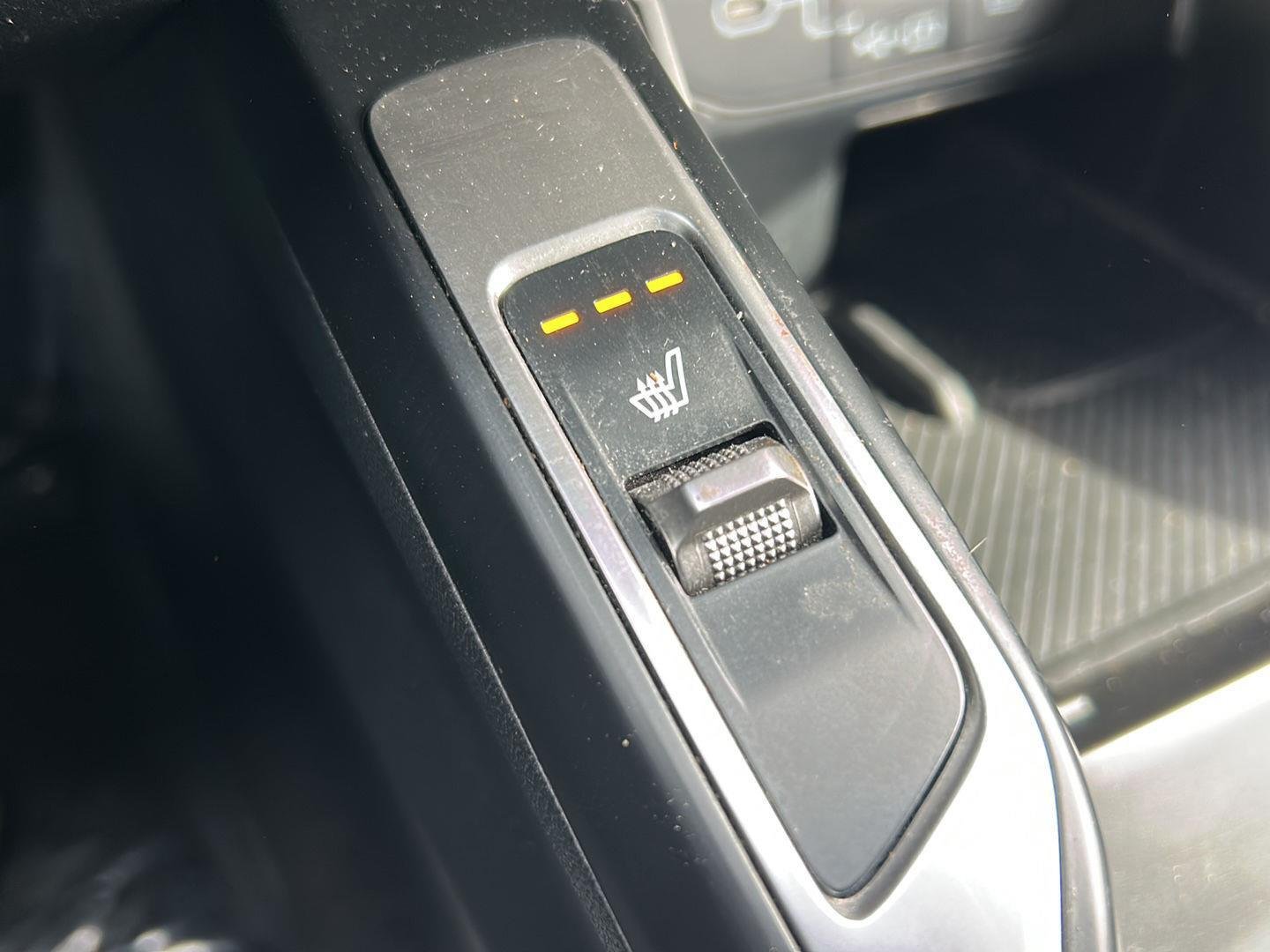 2025 Kia Sorento S - Photo 23