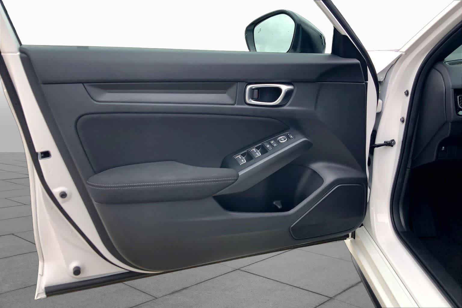 Used 2026 Platinum White Pearl Honda Sport image 21