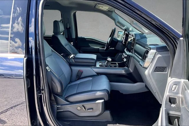 Used 2025 Blue Ford Lariat image 5
