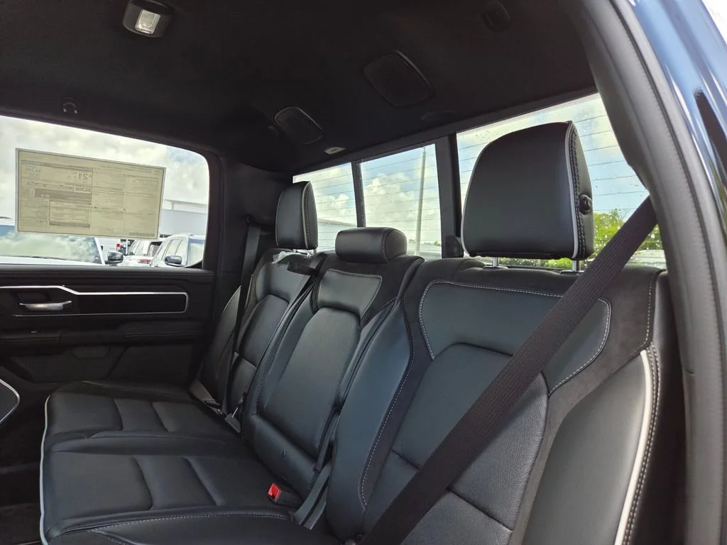 New 2026 Diamond Black Crystal Pearl-Coat Exterior Paint RAM Laramie image 20