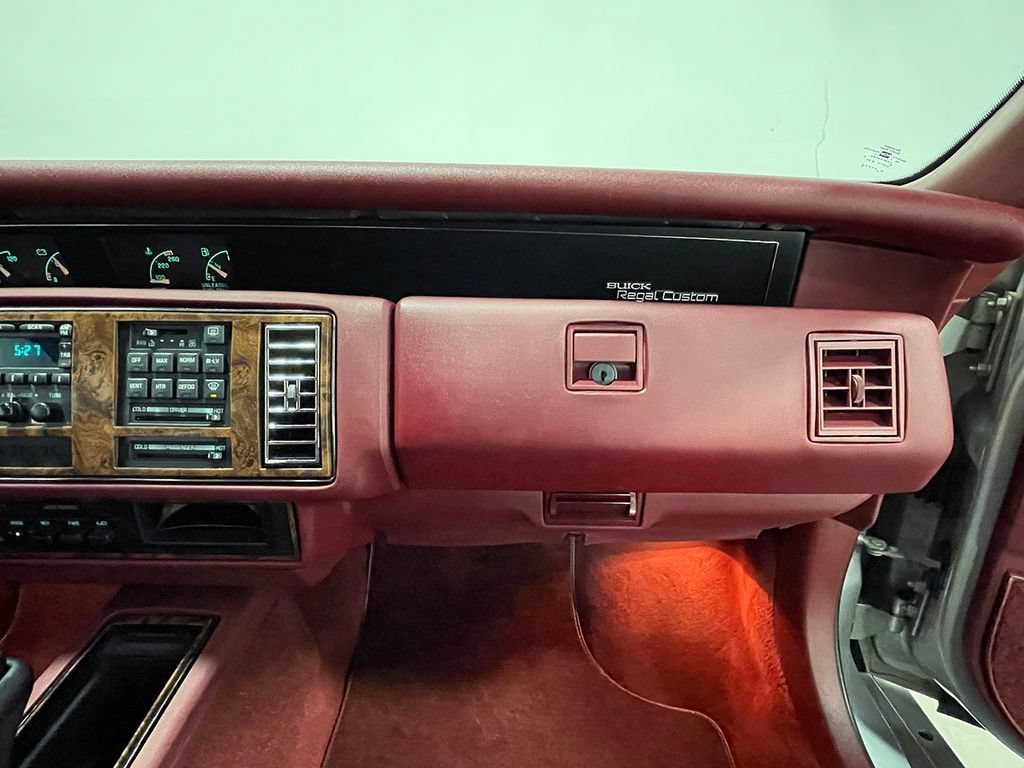 Used 1991  Buick Custom image 78