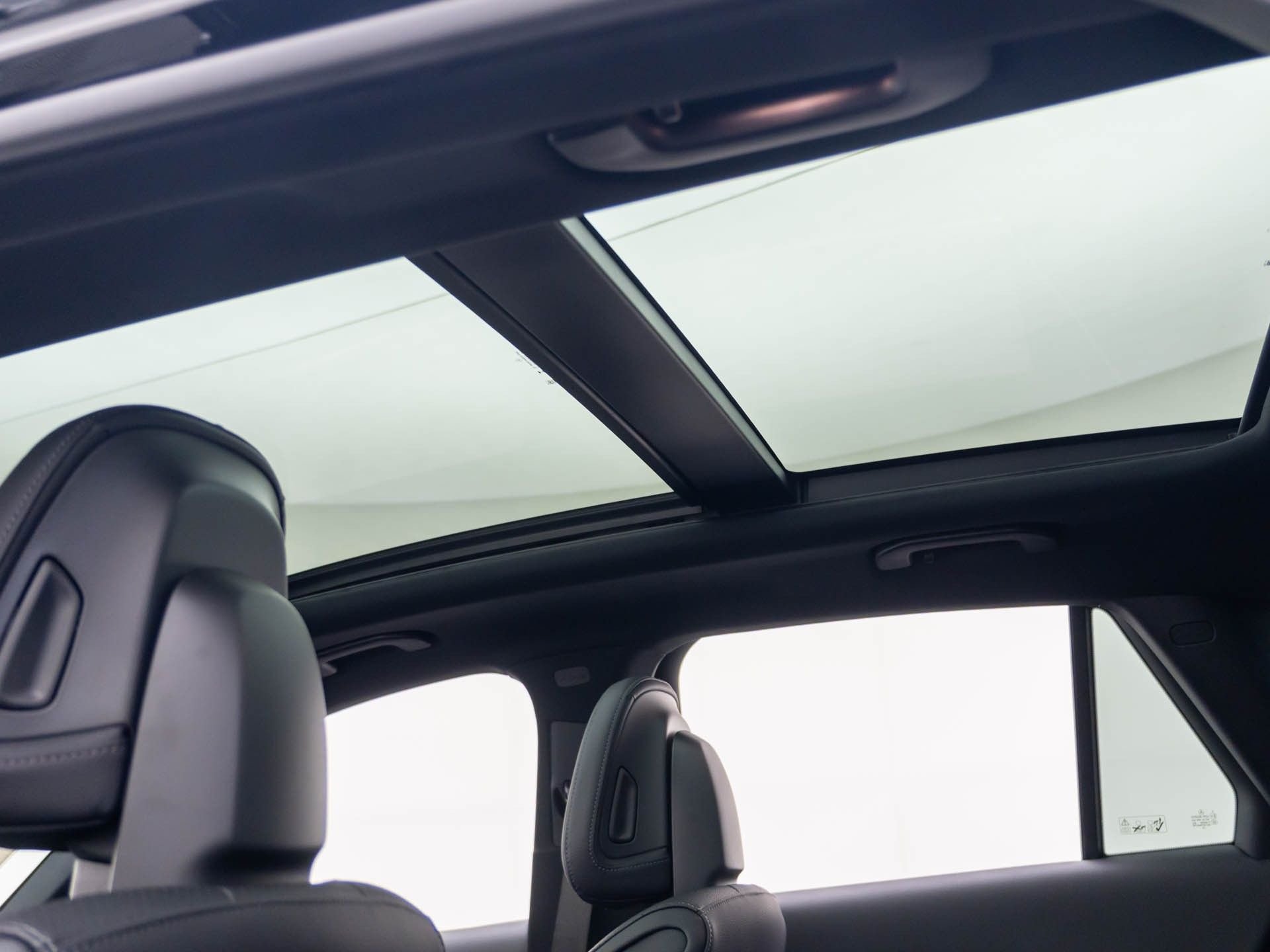New 2027 Obsidian Black Metallic Mercedes-Benz GLC 300 image 21