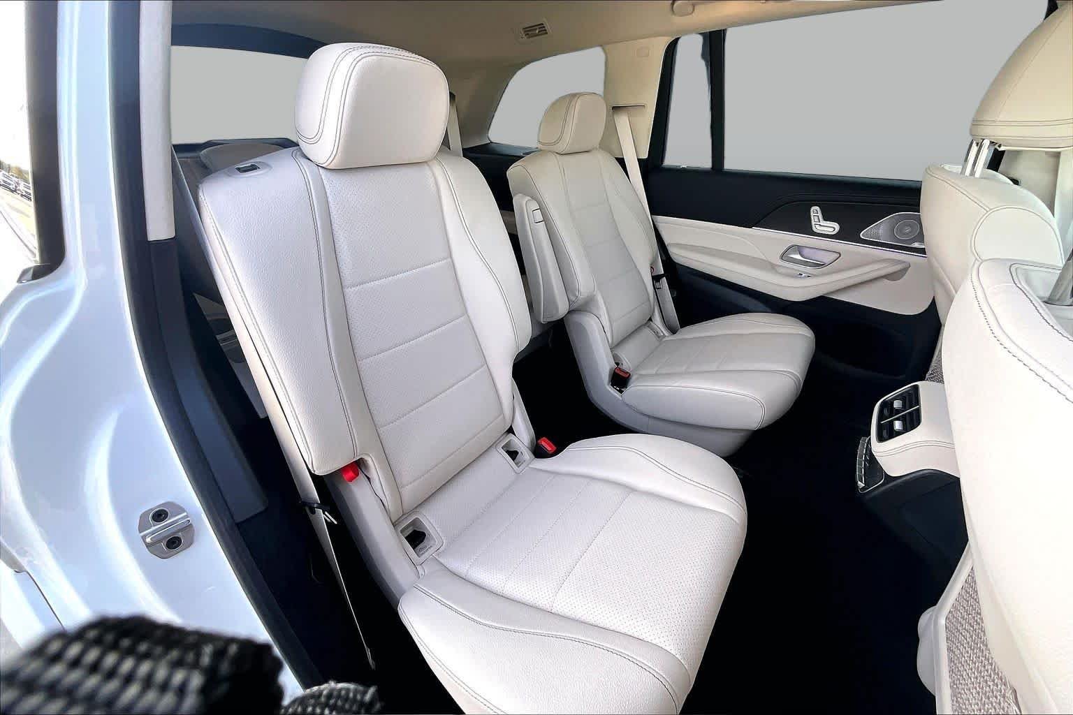 Used 2025 MANUFAKTUR Moonlight White Metallic Mercedes-Benz GLS 450 image 18