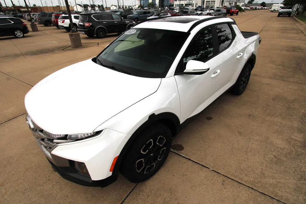 Used 2022 White Hyundai SEL Premium image 18