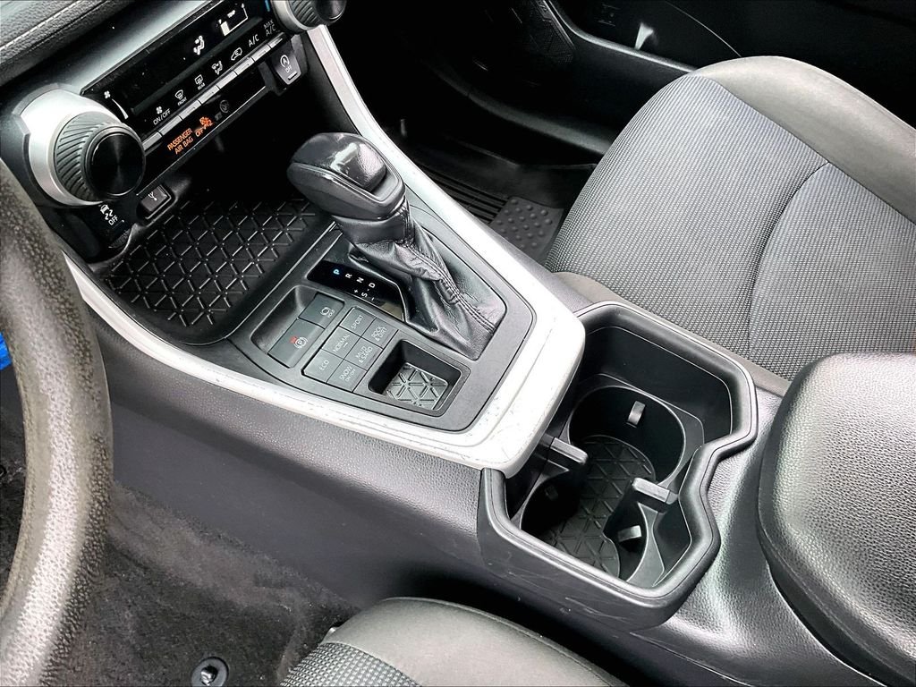Used 2022 Silver Toyota LE image 19