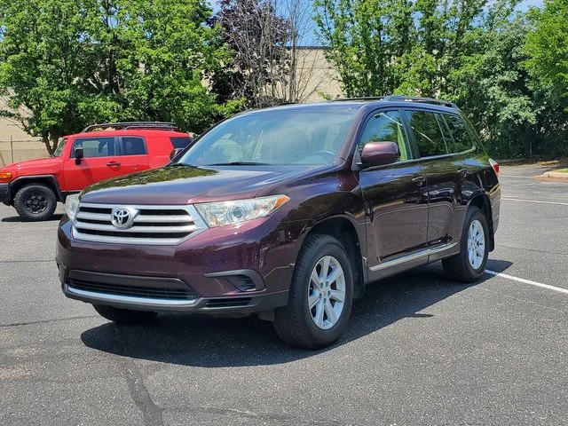 Used 2013 Red Toyota Base image 2