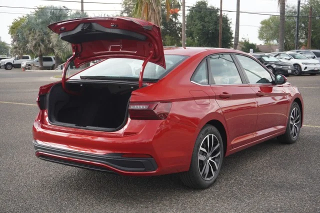 New 2026 Kings Red Metallic Volkswagen SE image 9