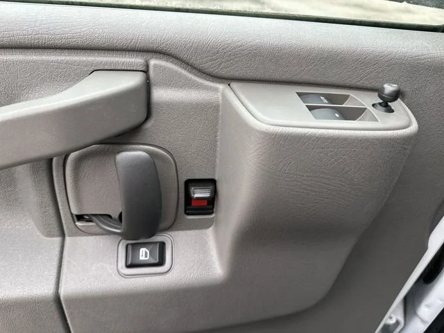 2025 GMC Savana Cargo Work Van - Photo 21