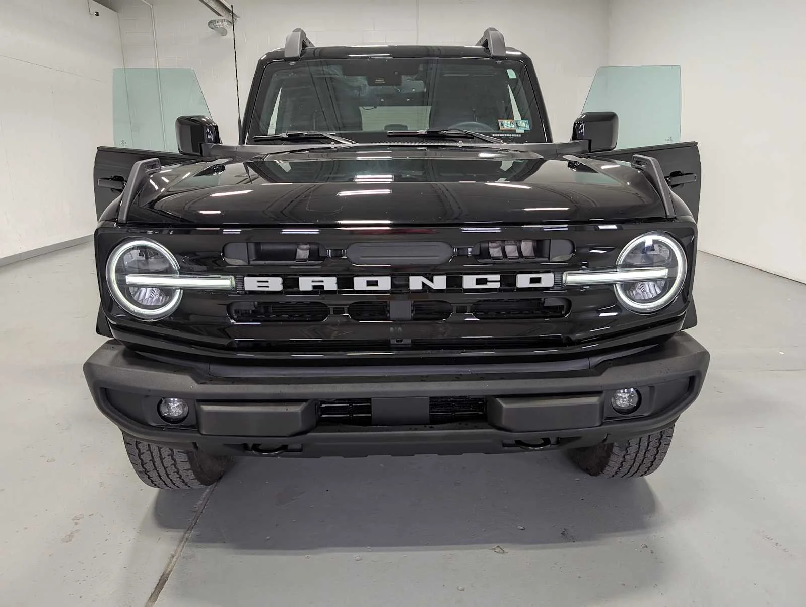 Used 2025 Shadow Black Ford Outer Banks image 15