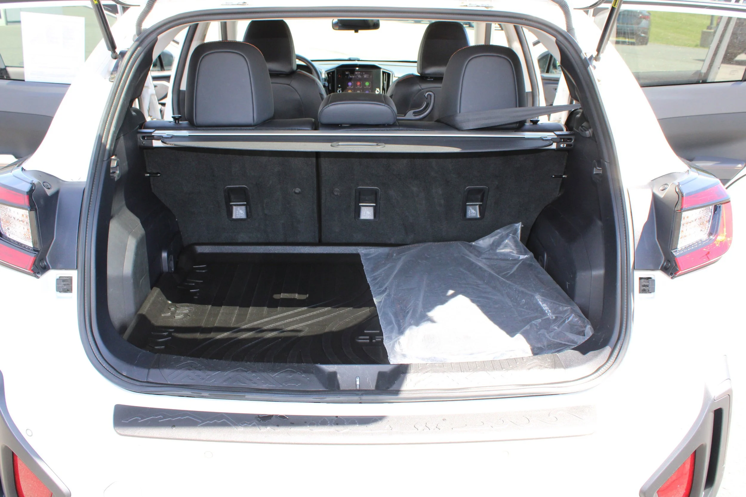 Used 2024 Crystal White Pearl Subaru Limited image 24