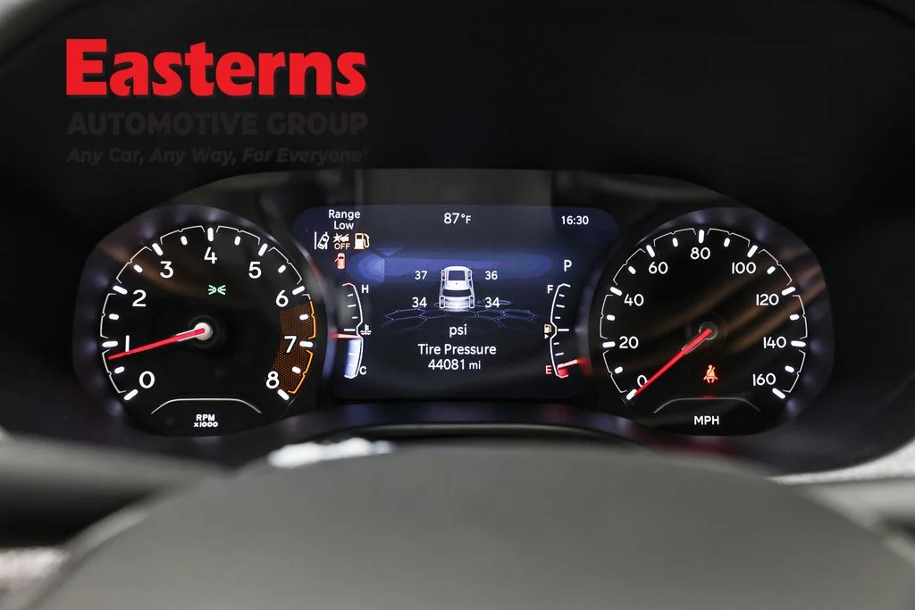 Used 2023 White Jeep Sport image 17