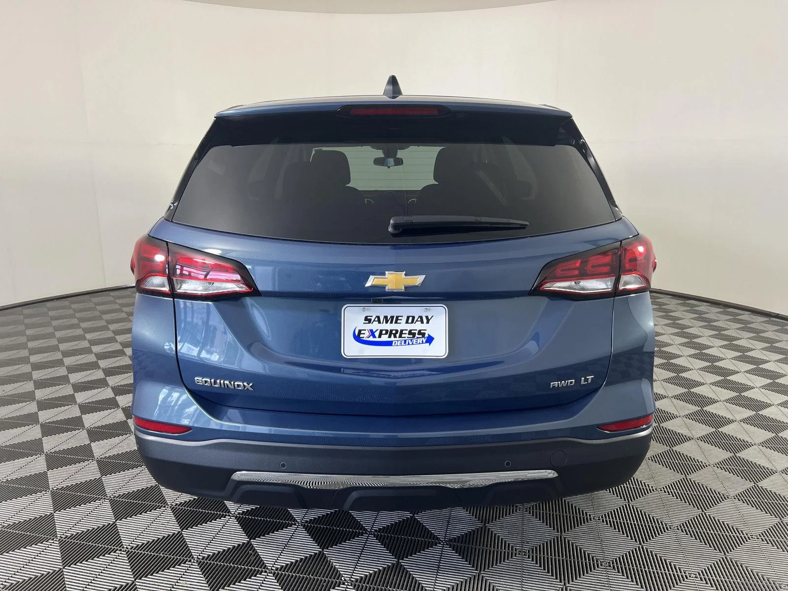 Used 2024 Lakeshore Blue Metallic Chevrolet LT image 26