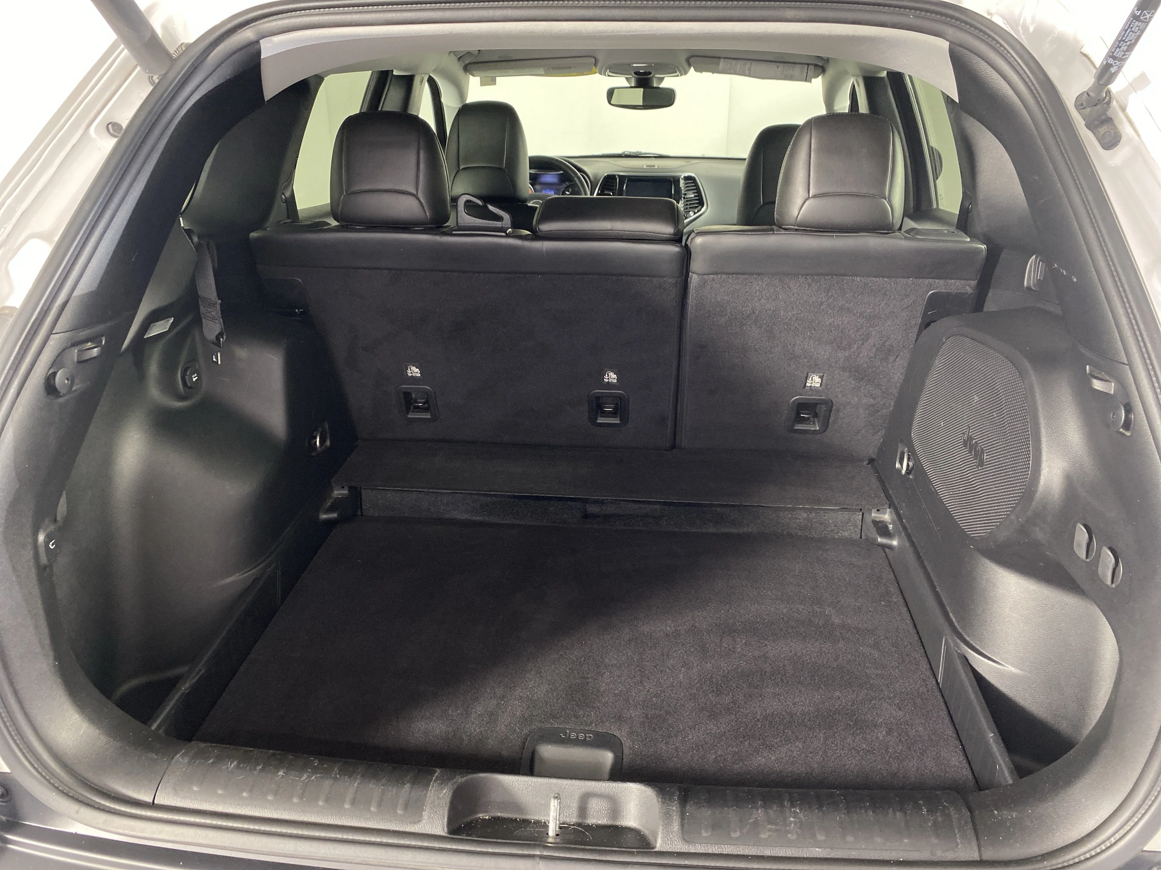 Used 2020 Bright White Clearcoat Jeep Limited image 32