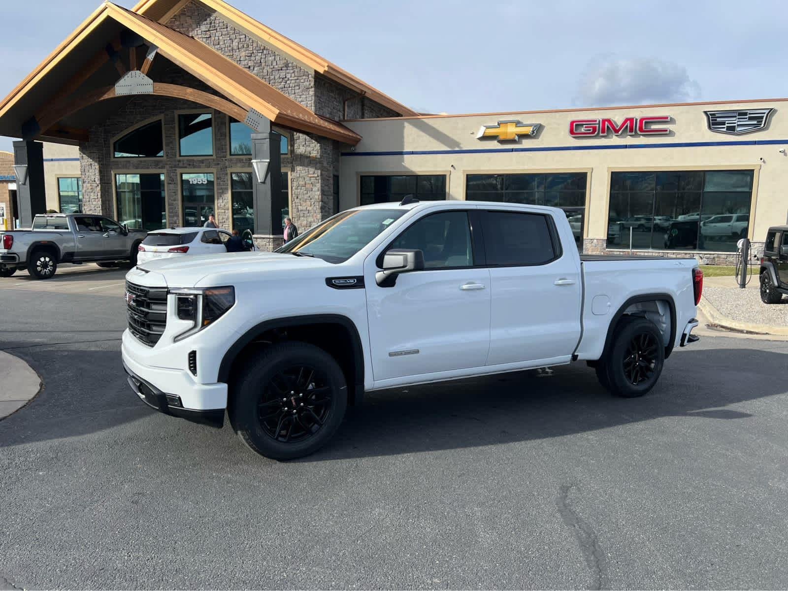 2026 GMC Sierra 4WD Crew Cab Short Box Elevation's photo
