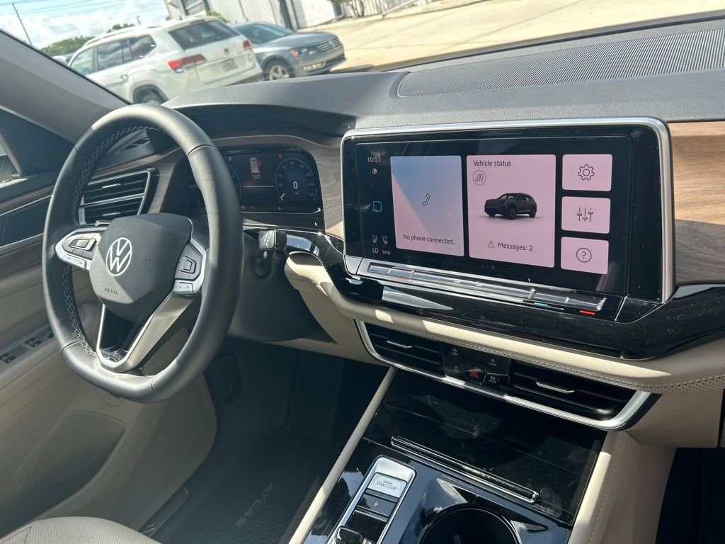 New 2026 White/off-white Volkswagen 2.0T SE w/Technology image 34
